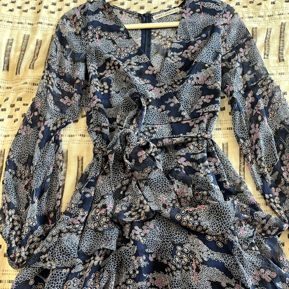 Selfie Leslie dress size 2